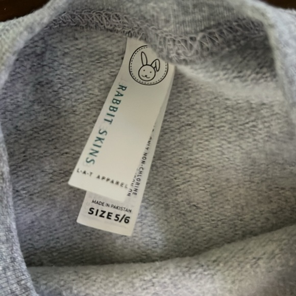 Grey Crewneck sweatshirt stud muffin size 5/6 - Picture 3 of 5